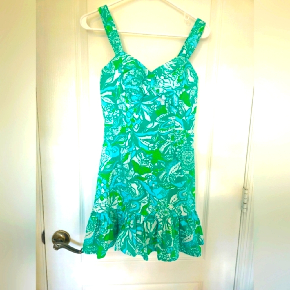 Lilly Pulitzer Beautiful  Floral Romper. NWOT - Green and White.